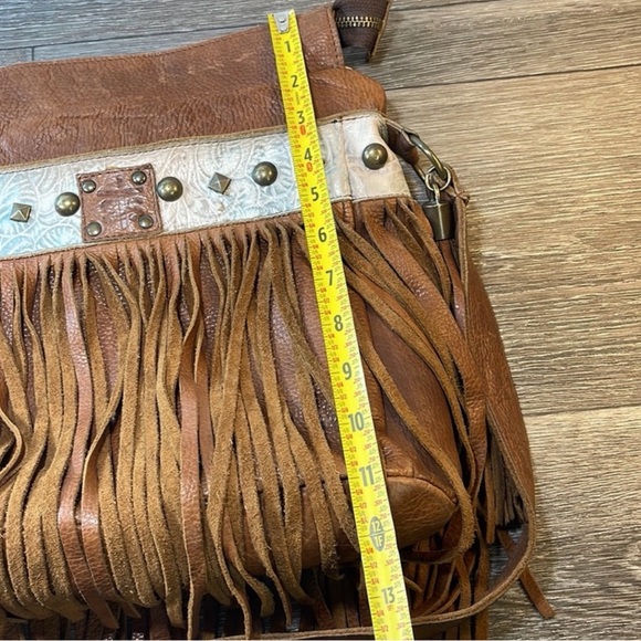 🐴 STS Fringe Shoulder Purse 🐴 - Picture 9 of 10
